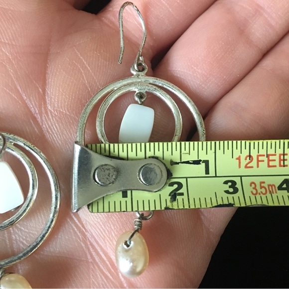 Vintage Circle Dangle Earrings - Picture 5 of 6